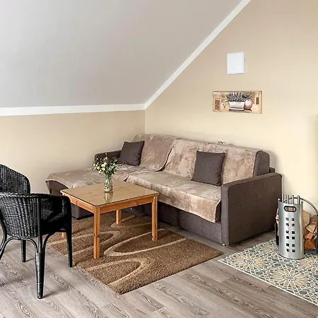 Awesome Apartment In Jelesnia With Wifi